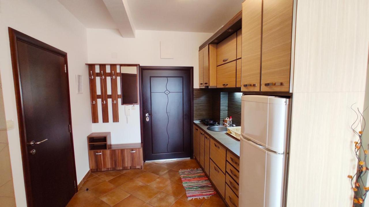 Rakocevic Apartments Petrovac Екстер'єр фото
