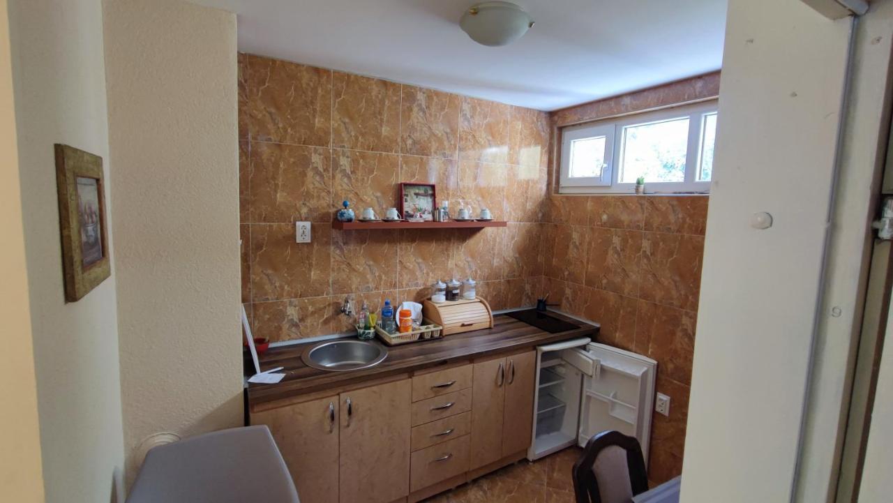 Rakocevic Apartments Petrovac Екстер'єр фото